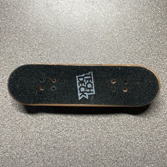 Tech Deck Mini Skateboards featuring Paul Rodriguez and Nick Tucker - Picture 6 of 9